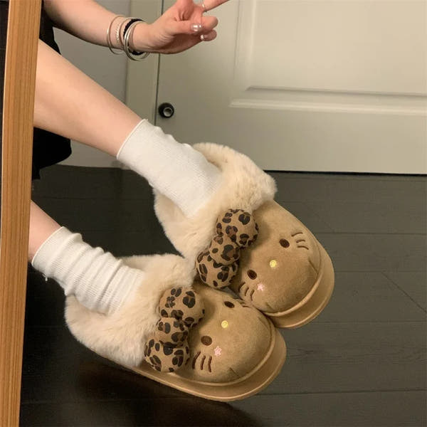 Hello Kitty Plush Kawaii Slippers™