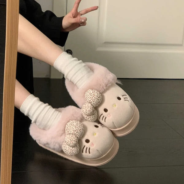 Hello Kitty Plush Kawaii Slippers™